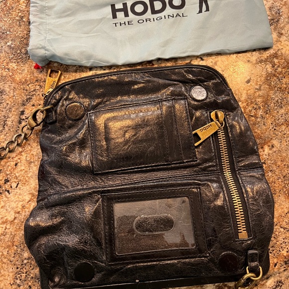 Hobo International magnetic wallet with detachable chain strap - Picture 3 of 9